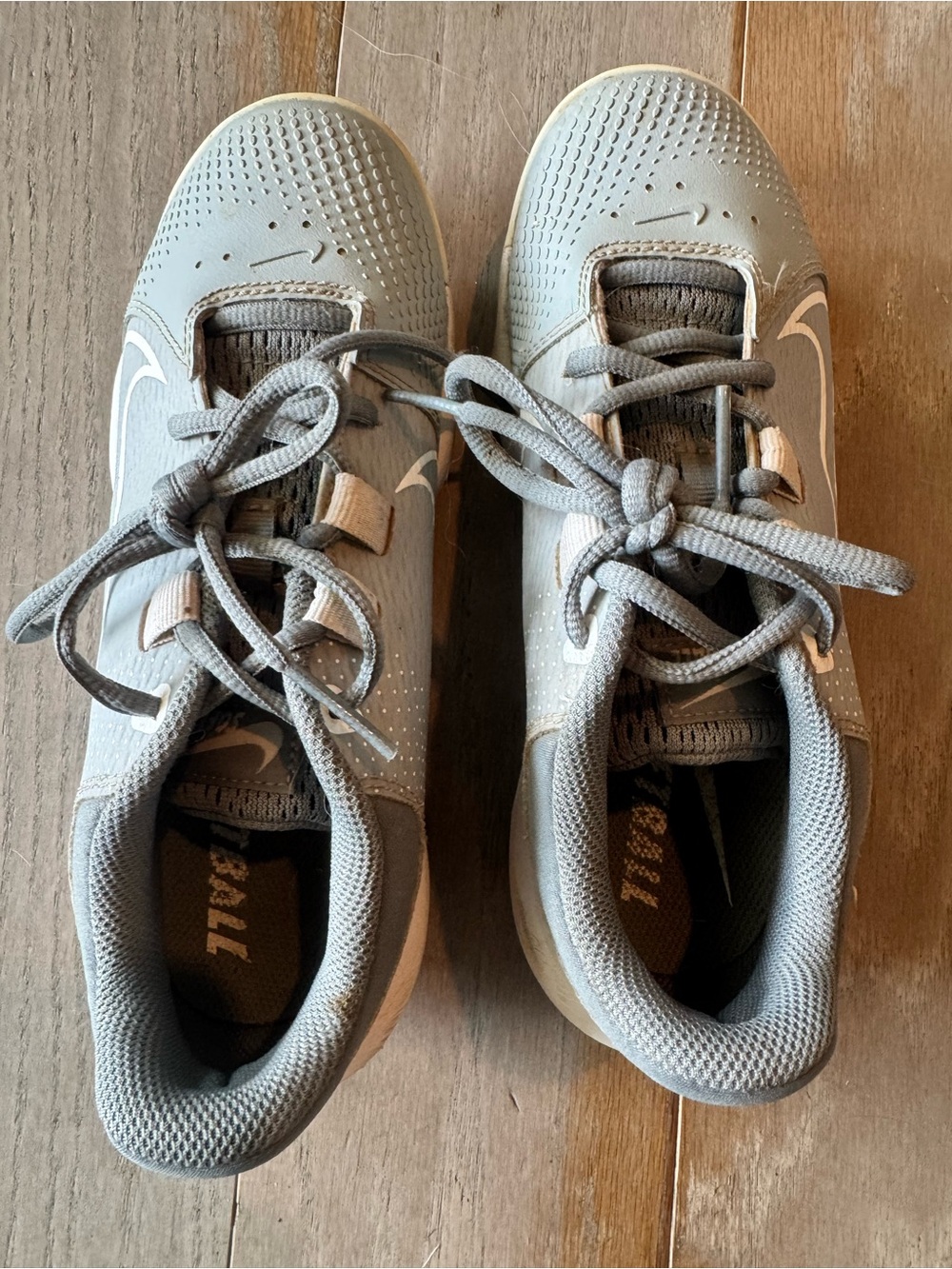 Nike Kids Light Gray/White Athletic Cleats
